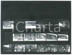 Fotografia d epoca originale 1970 ca ITALIA Ursula ANDRESS paparazzata in auto  Foto 15 provini 24x18 cm 1