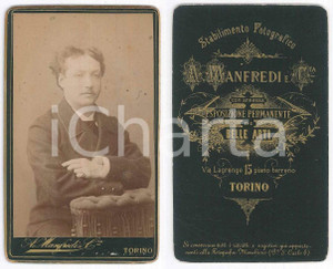 Fotografia d epoca originale 1880 ca TORINO Ritratto maschile seduto Foto A. MANFREDI CDV 1