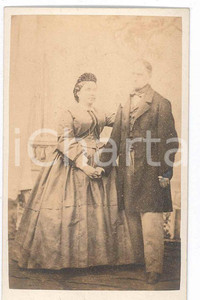 Fotografia d epoca originale 1870 ca NOBILTA  ITALIA Coppia di coniugi per mano  Ritratto Foto CDV 1
