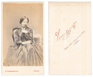Fotografia d epoca originale 1870 ca TORINO Donna con crocifisso al collo  Ritratto 1 Foto A. VIALARDI CDV 1
