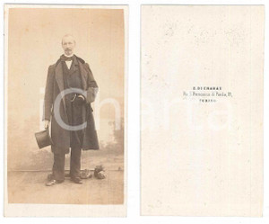 Fotografia d epoca originale 1875 ca NOBILTA  TORINO Uomo con cilindro  Ritratto  Foto E. DI CHANAZ CDV 1