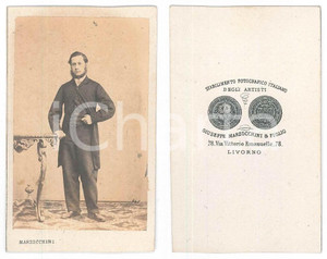 Fotografia d epoca originale 1870 ca LIVORNO Ritratto di un giovane uomo Foto Giuseppe MARZOCCHINI CDV 1