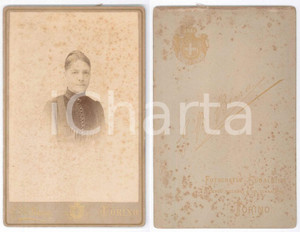 Fotografia d epoca originale 1890 ca TORINO Donna con abito a pieghe Foto G. B. BERRA 11x16 cm 1