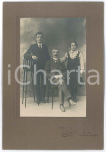 Fotografia d epoca originale 1925 ca MILANO Ritratto di famiglia  Foto MALDINI 14x21 cm 1