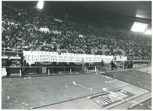 Fotografia d epoca originale 1980 BASKET Billy Milano vs. Sinudyne Bologna  Striscione dei tifosi  Foto 1