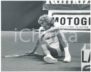 Fotografia d epoca originale 1978 ITALIA  TENNIS Vitas GERULAITIS al termine del match  Foto 30x24 cm 1 1