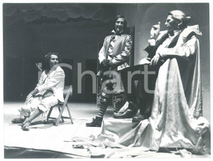 Fotografia d epoca originale 1976 MILANO TEATRO Salone Pier Lombardo  Spettacolo regia Franco PARENTI Foto 1