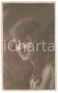 Fotografia d epoca originale 1922 LESA NO Ritratto di ragazza  Profilo Fotocartolina Vincenzo VISCONTI 1