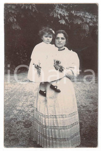 Fotografia d epoca originale 1900 ca ITALIA Donna e bambina in abito bianco  Ritratto Foto 9x14 cm 1