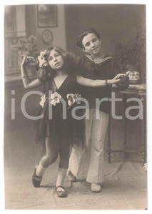 Fotografia d epoca originale 1925 ca INFANZIA Coppia di giovani ballerini Foto anonima 9x14 cm 1