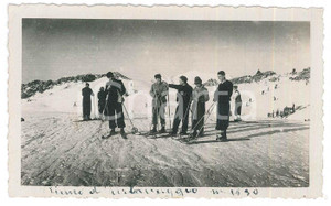 Fotografia d epoca originale 1935 ca MOGGIO Gita sciistica ai PIANI DI ARTAVAGGIO Foto di gruppo 11x7 cm 1
