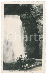 Fotografia d epoca originale 1935 ca VALLE ANZASCA Gita con moto NEW IMPERIAL Foto 7x11 cm 1