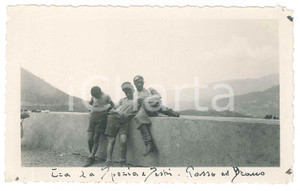 Fotografia d epoca originale 1935 ca LA SPEZIA Tre ragazzi al PASSO DEL BRACCO Foto di gruppo 11x7 cm 1