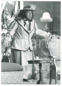 Fotografia d epoca originale 1988 TEATRO Una zingara m ha detto Gino BRAMIERI in costume femminile  Foto 1 1