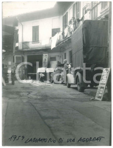 Fotografia d epoca originale 1959 MILANO Via Agordat Laboratorio GM GIUBERTI Pubblicità  e allestimenti FOTO 1