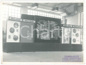 Fotografia d epoca originale 1966 ITALIA  FIERA Stand BLACK AND DECKER Foto 23x18 cm 1