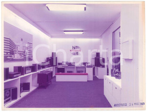 Fotografia d epoca originale 1969 FIERA DI MILANO Stand HIFI Autoradio NATIONAL Foto 24x18 cm 1 1