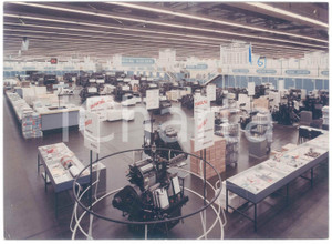 Fotografia d epoca originale 1969 FIERA DI MILANO ? Stand ORIGINAL HEIDELBERG Automatic platen press  Foto 1