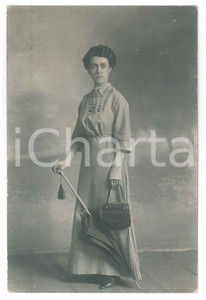 Fotografia d epoca originale 1911 TORINO Donna in abito da passeggio Foto cartolina A. PECCHIOLI 9x14 cm 1