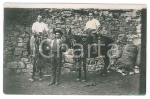Fotografia d epoca originale 1920 ca SUD ITALIA Uomini su cavalli addobbati  Foto anonima FOLKLORE 14x9 1