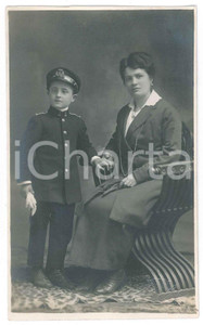 Fotografia d epoca originale 1930 ca GENOVA Madre con il figlio in divisa della Marina Foto SOLZA 9x14 cm 1