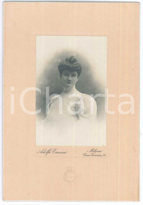 Fotografia d epoca originale 1910 ca MILANO Giovane donna in abito bianco  Foto Adolfo ERMINI 17x25 cm 1