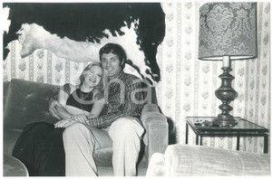 Fotografia d epoca originale 1970 ca CALCIO  INTER Lido VIERI in casa con la moglie  Foto 30x20 cm 4 1