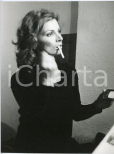 Fotografia d epoca originale 1970 ca COSTUME ITALIA Scilla GABEL  Ritratto con sigaretta 4 Foto 24x30 cm 1