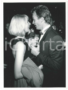 Fotografia d epoca originale 1986 FESTIVAL DI CANNES  STING con la compagna Trudie STYLER 2 Foto 18x24 cm 1