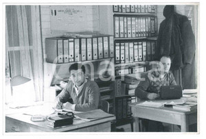 Fotografia d epoca originale 195558 GINEVRA Costruzione CERN  Uffici di cantiere  Personale Foto 3 1