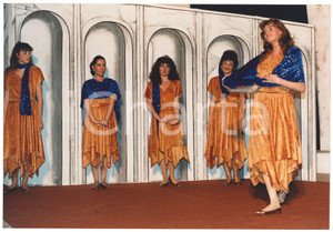 Fotografia d epoca originale 1985 SARONNO TEATRO  GRUPPO PALCOSCENICO Commedia di dieci vergini  Foto 1