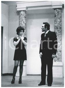 Fotografia d epoca originale 1975 SARONNO Teatro  GRUPPO PALCOSCENICO Settimo: ruba un po  meno  Foto 6 1