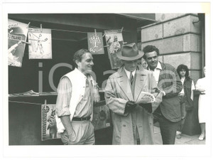 Fotografia d epoca originale 1984 MILANO Marco Tullio GIORDANA Umberto ORSINI sul set di Notti e nebbie 1