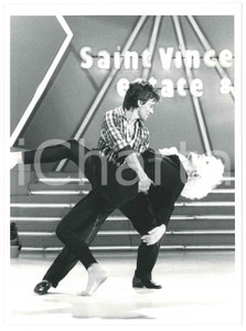 Fotografia d epoca originale 1985 ca MUSICA  SAINT VINCENT ESTATE  Donatella RETTORE 8 Foto 18x24 cm 1