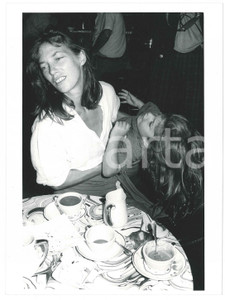 Fotografia d epoca originale 1985 ca CINEMA Jane BIRKIN con la figlia Lou DOILLON Ritratto  Foto 18x24 cm 1