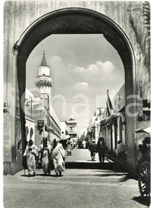 Cartolina originale da collezione 1955 TRIPOLI  LIBIA Veduta di una strada  Cartolina ANIMATA FG VG 1
