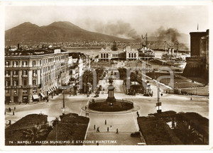 Cartolina originale da collezione 1946 NAPOLI Piazza del Municipio e Stazione Marittima  Cartolina ANIMATA FG VG 1