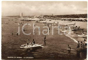 Cartolina originale da collezione 1950 ca MARINA DI MASSA Bagnanti sul pedalÃ²  Cartolina FG NV 1