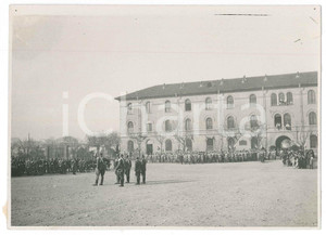 Fotografia d epoca originale 1925 ca TORINO Caserma MONTEGRAPPA  Cerimonia militare Foto 18x13 cm 1