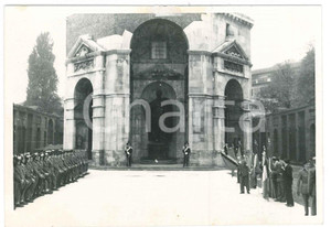 Fotografia d epoca originale 1953 MILANO Tempio della Vittoria  Celebrazioni del IV Novembre  Foto 15x10 1