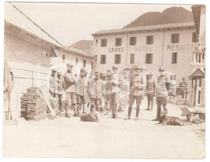 Fotografia d epoca originale 1916 WW1 FRIULIVENEZIA GIULIA Grand Hotel RESIUTTA  Ufficiali Foto RARA 12x9 1