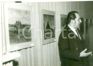 Fotografia d epoca originale 1958 MILANO Pietro ANNIGONI visita la sua mostra al Centro Culturale ANGELICUM 1