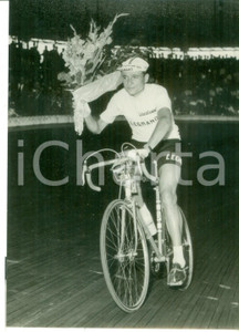 Fotografia d epoca originale 1958 CICLISMO 41Â° GIRO D ITALIA Il vincitore Ercole BALDINI  Foto 13x18 1