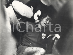 1968 CALCIO SERIE A INTER-CAGLIARI Miguel Ángel LONGO colpito da una moneta Foto
