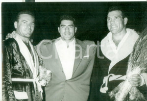 Fotografia d epoca originale 1956 FERRARA BOXE Antonio CROSIA e Uber BACILIERI con Franco CAVICCHI Foto 1