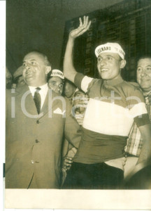 Fotografia d epoca originale 1957 LIDO DI ROMA  XVI GIRO DEL LAZIO Il campione d Italia Ercole BALDINI Foto 1