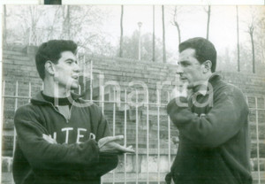 Fotografia d epoca originale 1956 MILANO CALCIO Allenamento INTER  Oscar MASSEI e Giorgio GHEZZI Foto 18X13 1