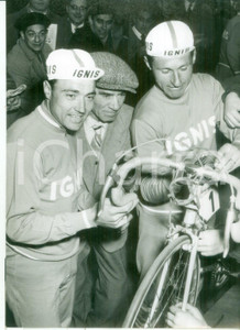 Fotografia d epoca originale 1959 GIRO D ITALIA CICLISMO  Miguel POBLET corre per IGNIS  Foto 13x18 cm 1