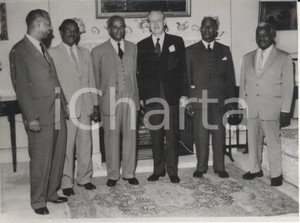 Fotografia d epoca originale 1958 LONDON Harold MACMILLAN Ram KARRAN Carl LACORBINIERE Norman MANLEY Photo 1