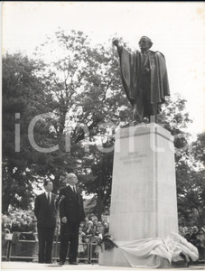 Fotografia d epoca originale 1960 CARDIFF Cathays Park  Harold MACMILLAN unveiling Earl Lloyd George statue 1